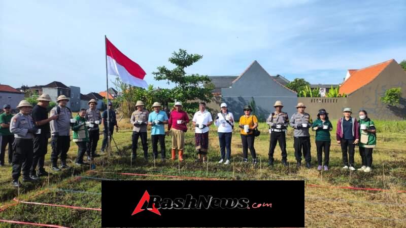 Polsek Denpasar Selatan Dukung Ketahanan Pangan Melalui Penanaman Jagung di Sanur Kauh