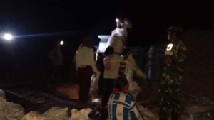 Piket Koramil Poto Tano Laksanakan Patroli Malam, Imbau Warga Jaga Kamtibmas