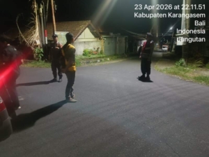 Ciptakan Rasa Aman, Polsek Bebandem Gelar Blue Light Patrol Hingga Pelosok Desa Jungutan