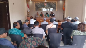 Bhabinkamtibmas Sampaikan Himbauan Kamtibmas Kepada Warga Masyarakat Dalam Upaya Menjaga Kamtibmas