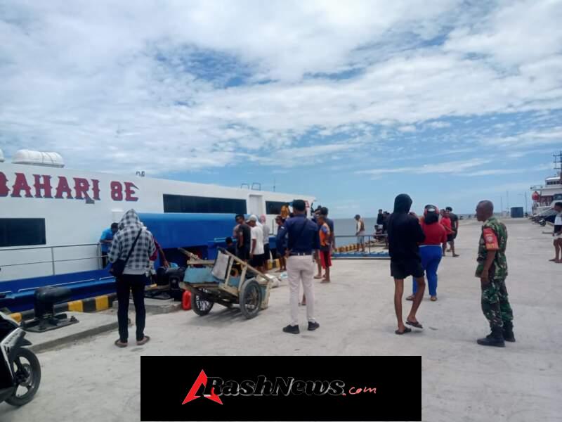 Kapal Expres Bahari 8E Sandar dan Berangkat Lancar di Ba’a