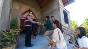 Antisipasi Gangguan Kamtibmas dan Terjaminnya Kenyamanan Peribadatan Umat Kristiani, Sat Samapta Laksanakan Pengamanan di Gereja Marga Rahayu Bangli