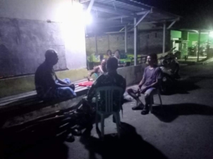 Patroli Rutin Koramil 1628-04/Poto Tano, Ciptakan Lingkungan Aman dan Tertib