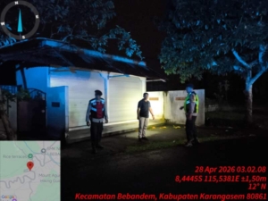 Jaga Kamtibmas Tetap Kondusif, Polsek Bebandem Gelar Blue Light Patrol Dini Hari
