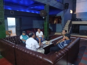 Babinsa Skongkang Awasi Kegiatan Mobile Klinik HIV/AIDS dan IMS di Kecamatan Maluk