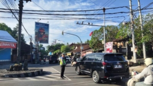 Polsek Abiansemal Intensifkan Pengaturan Lalu Lintas Sore Hari, Ciptakan Arus Lalin Lancar dan Aman