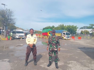 TNI Amankan Objek Vital Pelabuhan Poto Tano, Situasi Tetap Kondusif