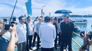 Babinsa Koramil Komodo Monitoring Wilayah Saat Kunjungan Menteri UMKM RI