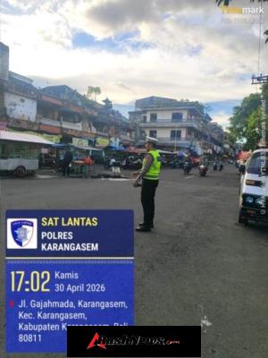 Laksanakan Pos Sore, Satlantas Polres Karangasem Laksanakan Pengaturan di Pasar Senggol Jalan Gajah Mada Amlapura