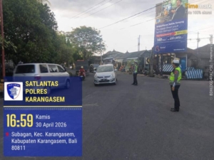 Unit Turjawali Sat Lantas melaksanakan Pengaturan dan Penjagaan di Pos 3 Patung Salak Jasri