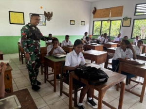 Babinsa Bersama SPPG Mandiri Dukung Gizi Anak Sekolah