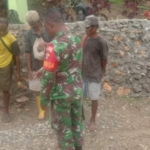 Dekat dengan Rakyat, Babinsa Miobar Pantau Kondisi dan Beri Imbauan Kewaspadaan