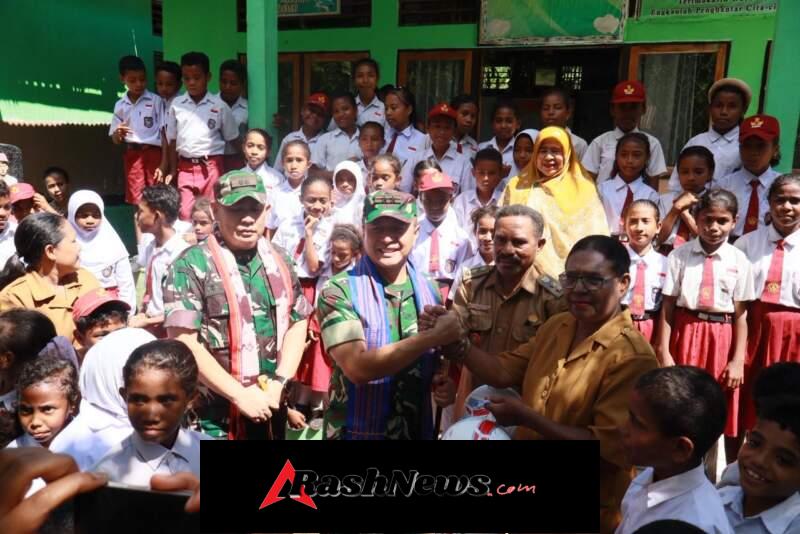 Pangdam IX/Udayana Pantau Langsung Program Karya Bakti di Alor