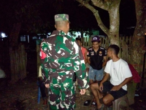 Patroli Malam Babinsa Tembalae, Pemuda Diimbau Tidak Begadang Berlebihan