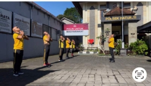 Olahraga Pagi Program GESIT Polsek Baturiti, Wujud Personel Sehat dan Siap Tugas