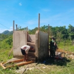 Wujudkan Sanitasi Layak, TMMD Ke-128 Kodim 1629/SBD Bangun MCK di Umbu Wangu