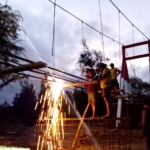 Kodim 1618/TTU dan Warga Kiuola Pacu Penyelesaian Jembatan Garuda, Gelagar dan Hanger Mulai Terpasang