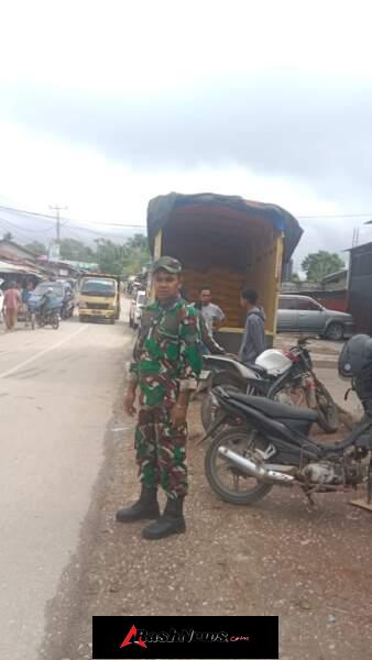 Jaga Kondusifitas Wilayah, Piket Koramil Mollo Utara Turun Langsung ke Pasar Kapan