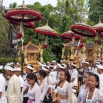 Dari Tengkulak Menuju Samuan Tiga, Pengabdian Babinsa Mengawal Setiap Langkah Adat
