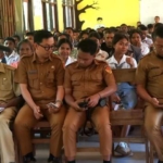 Momen Haru Kelulusan Siswa Disambut Antusias Orang Tua