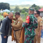 Dandim 1629/SBD Dampingi Penyambutan Tim Wasev TMMD ke-128 di Loura