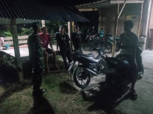 Kehadiran TNI di Tengah Masyarakat, Patroli Moyo Hulu Disambut Positif Warga