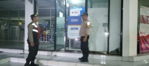Patroli Harkamtibmas Sambangi Gerai ATM, Samapta Polsek Abiansemal Perkuat Keamanan Wilayah Pada Malam Hari