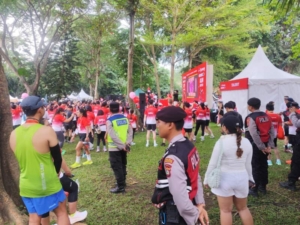306 Personel Polres Gianyar Amankan AirAsia RedRun Bali 2026, Ribuan Pelari Meriahkan Ajang Internasional di Gianyar