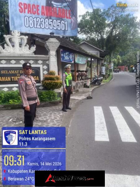 Sat Lantas Melaksanakan Pengamanan di Obyek Wisata Tirtagangga