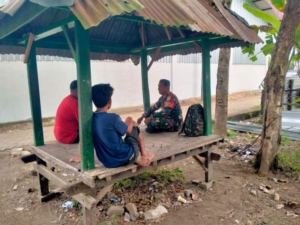 Koramil 1628-05/Jereweh Hadir di Tengah Masyarakat Lewat Patroli dan Komsos