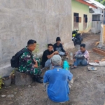 Babinsa Desa Labuhan Bajo Aktif Bangun Kesadaran Warga soal Kebersihan dan Kamtibmas  ‎