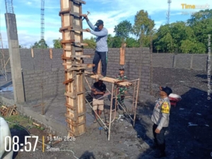 Giat Sambang Bhabinkamtibmas Desa Sebudi, Cek Pelaksanaan Pembangunan Kantor Koprasi Merah Putih di BD Pura Desa Sebudi