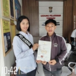*Pelayanan SKCK kepada pemohon di Gedung Satpas Polres Karangasem*