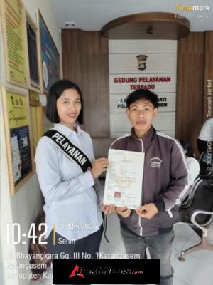 *Pelayanan SKCK kepada pemohon di Gedung Satpas Polres Karangasem*