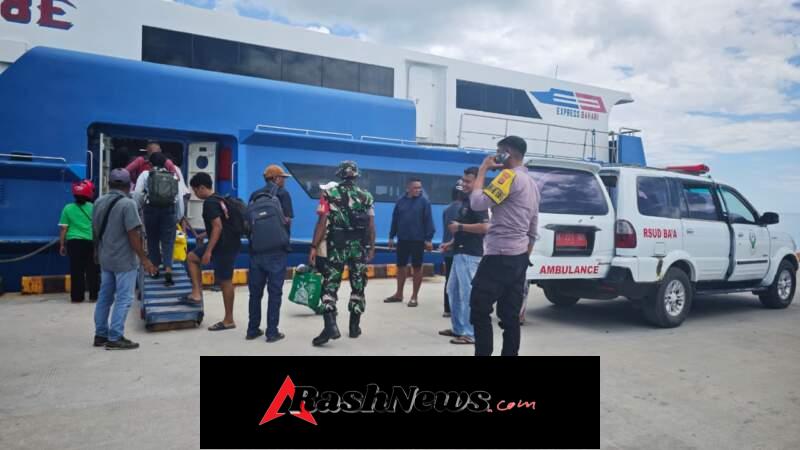 Babinsa Koramil Baa Pastikan Aktivitas Pelabuhan Ba’a Berjalan Aman dan Lancar