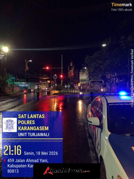 Demi Kelancaran Lalulintas, Unit Patroli Sat Lantas Melaksanakan Pengaturan di Malam Hari