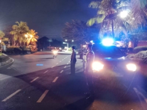 Blue Light Patrol Polsek Dentim Sasar Titik Nongkrong Anak Muda dan Jalur Rawan Balap Liar