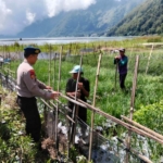 Dukung Program Pemerintah, Sat Polairud Polres Bangli Bersinergi dengan Warga Pesisir Danau Batur