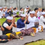 Koramil 03/Seririt Bersama Muspika Ikuti Persembahyangan Bersama Demi Kelancaran Pesona Seririt 2026