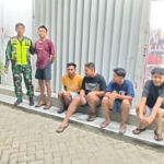 Anggota Koramil 1607-03/Ropang Monitoring Wilayah Lewat Patroli Malam