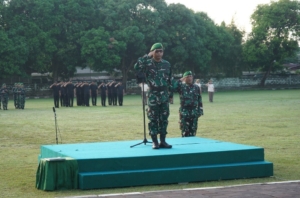 Kolonel Czi Kurniawan Pimpin Upacara Senin di Korem 163/WSa