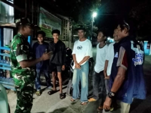 Apel Pengecekan Personil Awali Patroli Siskamling Koramil Woha