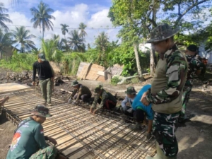 Pengecoran Rabat Jalan Sasaran I TMMD Ke-128 Kodim 1615/Lotim Dikebut