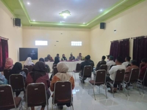 Babinsa dan Aparat Hadiri RAT Koperasi Merah Putih di Seteluk Tengah