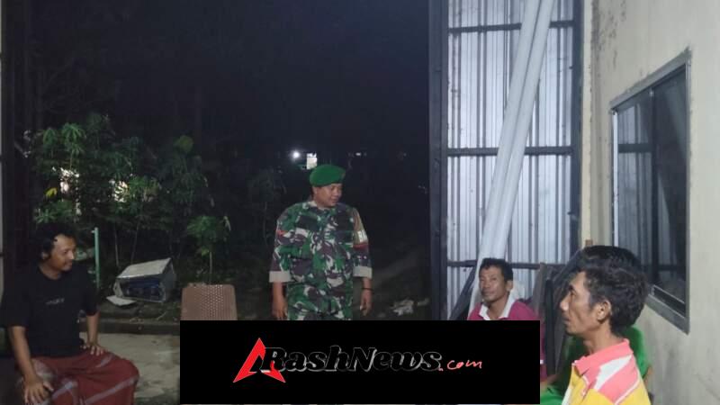 Babinsa Koramil Sekongkang Gelar Patroli Malam, Jaga Kondusivitas Wilayah