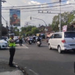 Polsek Abiansemal Intensifkan Pengaturan Lalu Lintas Sore Hari, Wujudkan Keamanan & Kelancaran Pengguna Jalan