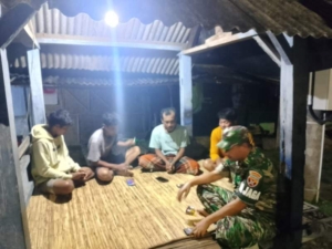 Patroli Malam Koramil Poto Tano, Ciptakan Situasi Aman dan Kondusif