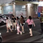 Wujudkan Kamseltibcarlantas Unit Lantas Polsek Kuta Utara Patroli  Dan Sebrangkan Pejalan Kaki