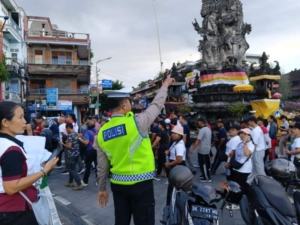 Polres dan Polsek Klungkung Amankan Kegiatan Jalan Santai HUT ke-7 FKKBPD.