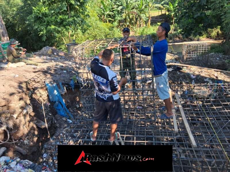 Sertu Sudirman Pimpin Pengerjaan Kritis Jembatan, Rangka Besi Mulai Dirakit